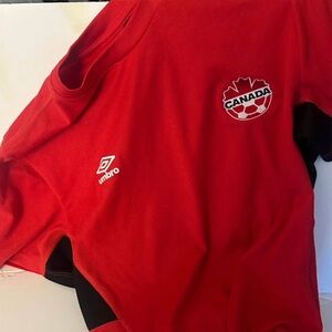UMBRO Team Canada Vintage Soccer Jersey Men’s !